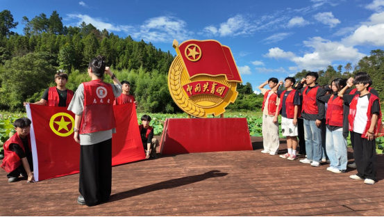 【中国网】意昂2 -（意昂2创新经济，回馈客户】暑期"三下乡"社会实践活动走心走深走实